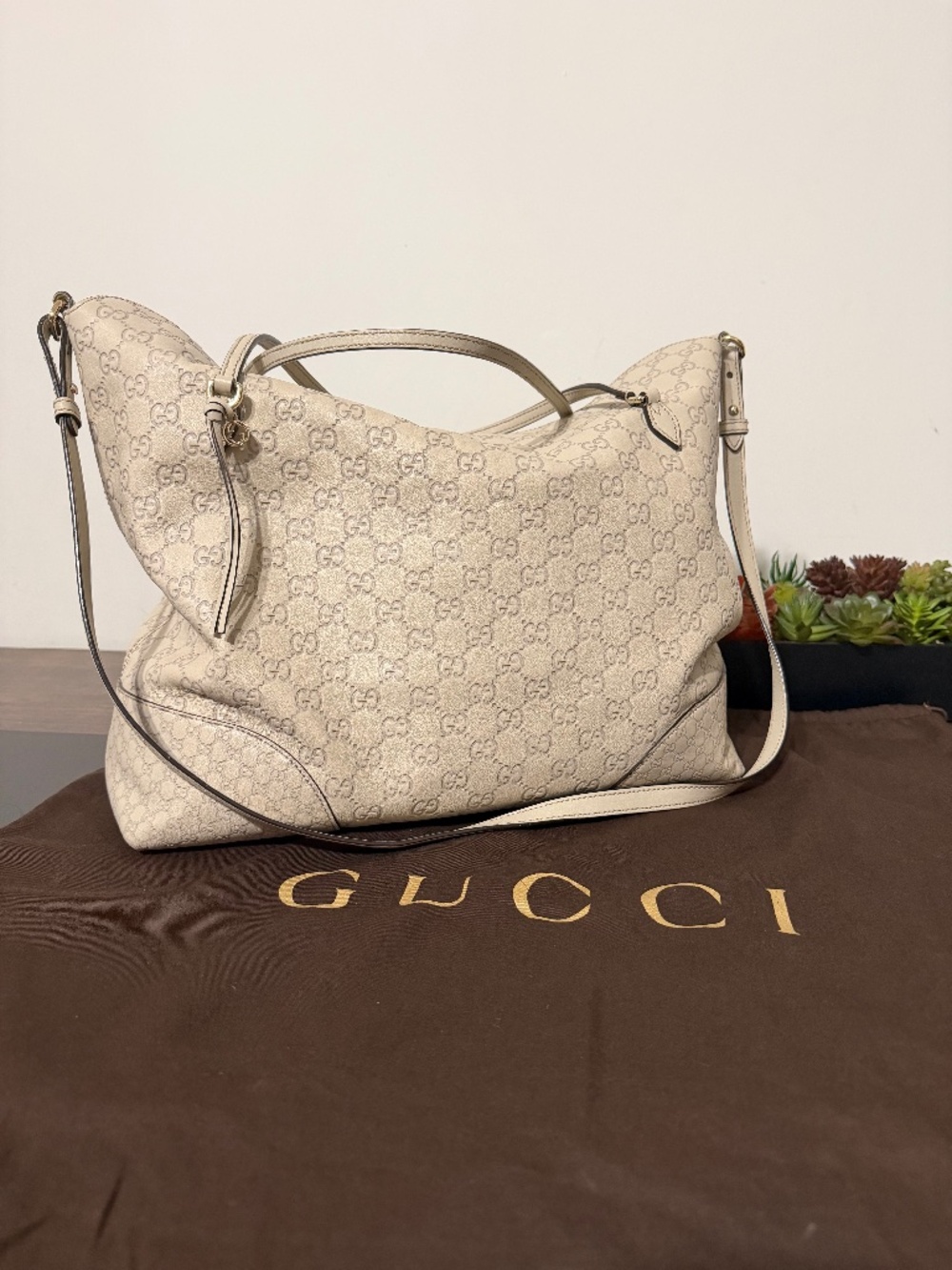 Gucci Guccisima Leather Bree Large Foldover Tote - Ivory